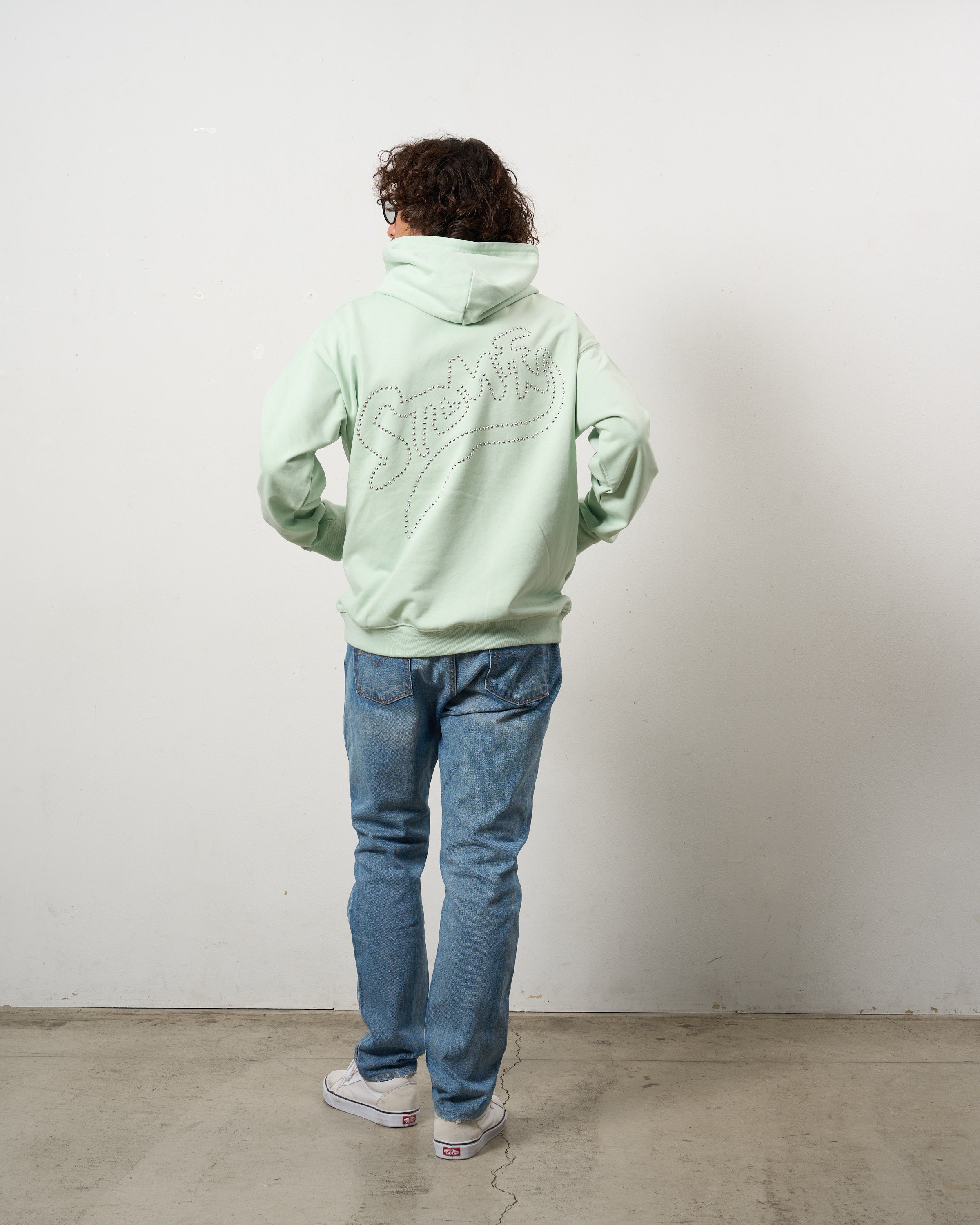 ヘビーウエイト裏毛パイル メタルスタッズウェービーロゴ プルパーカー