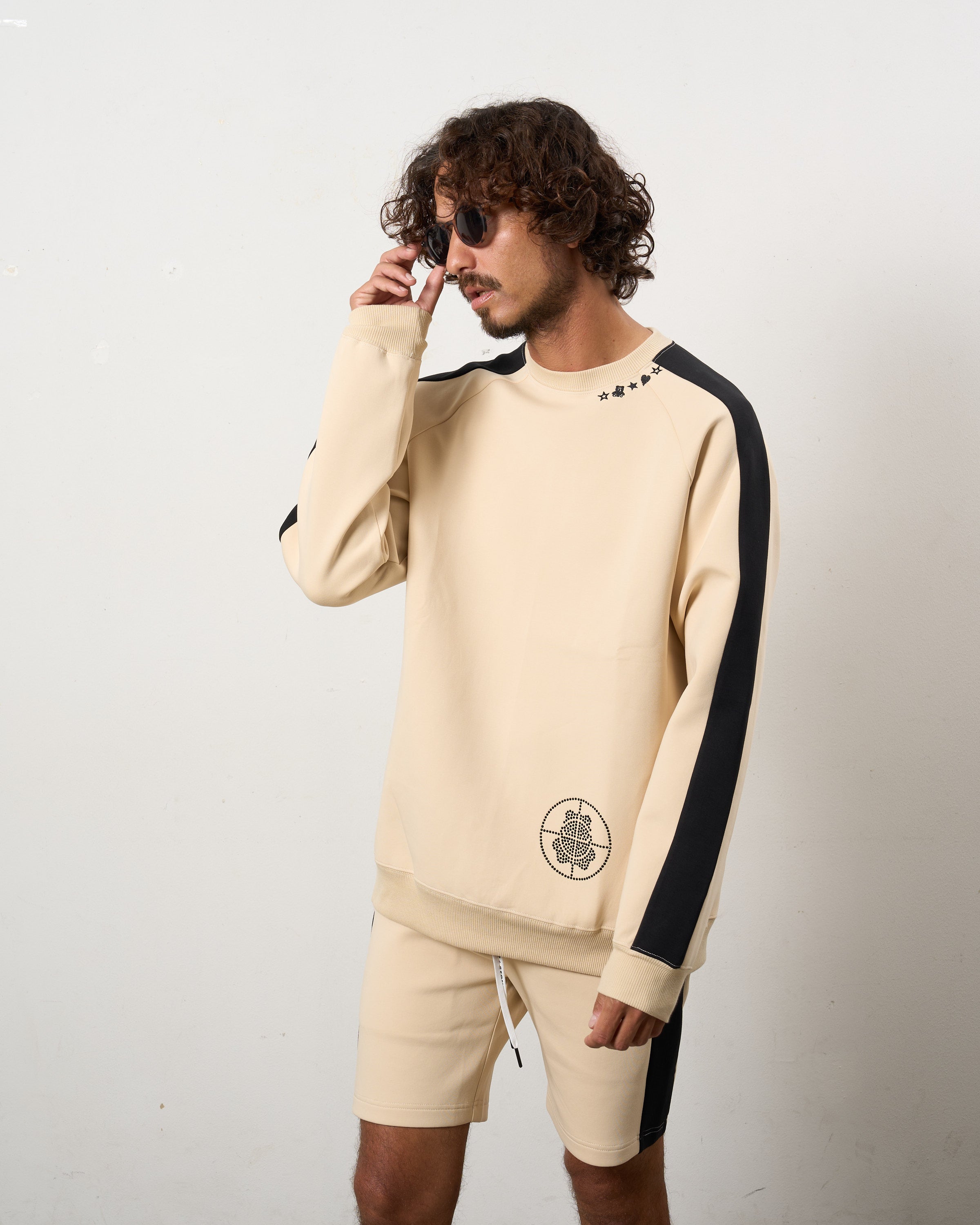 TRストレッチポンチ ラインストーン ターゲットベア ラインスエットシャツ