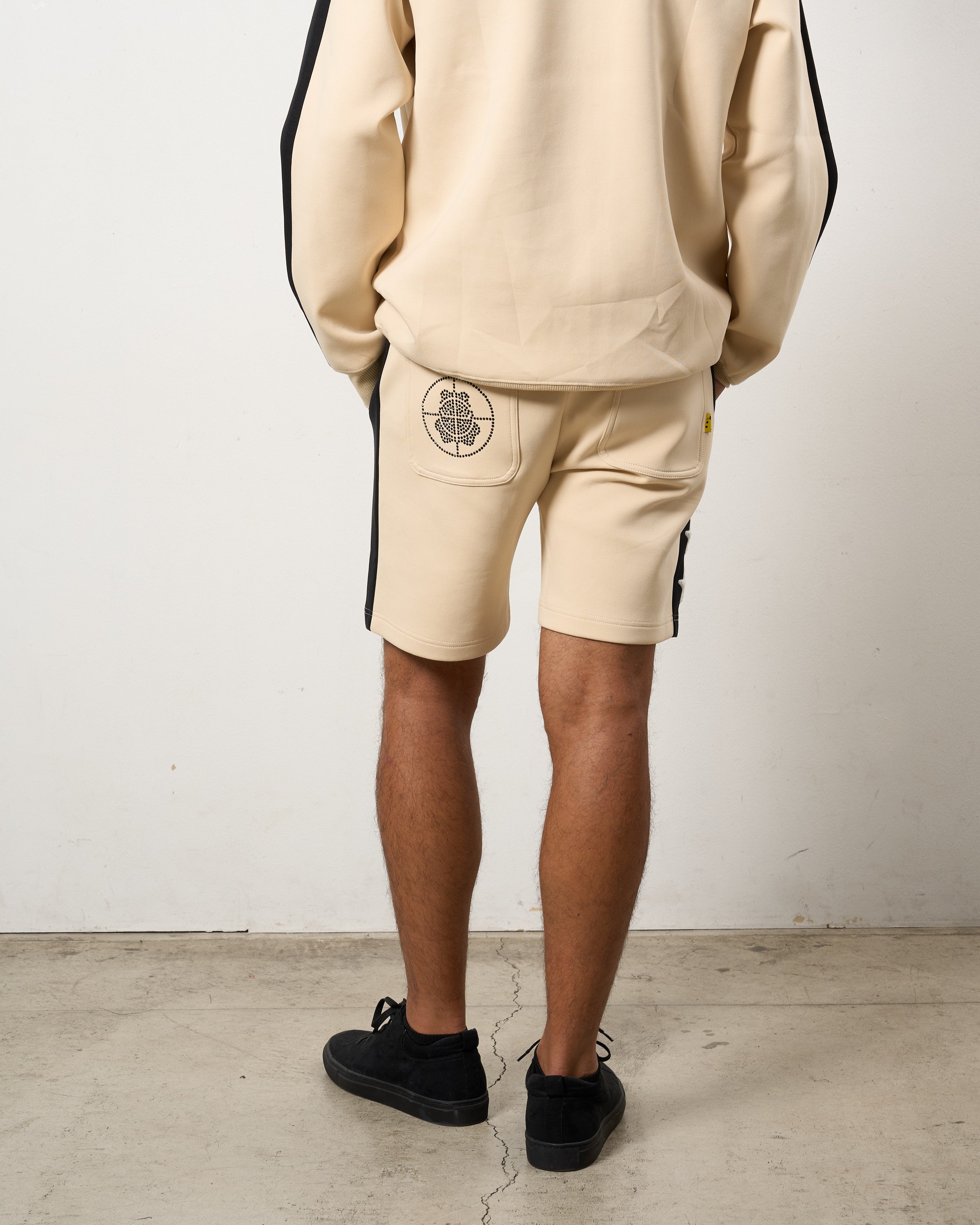 TRストスレッチポンチ ラインストーン ターゲットベアラインショート