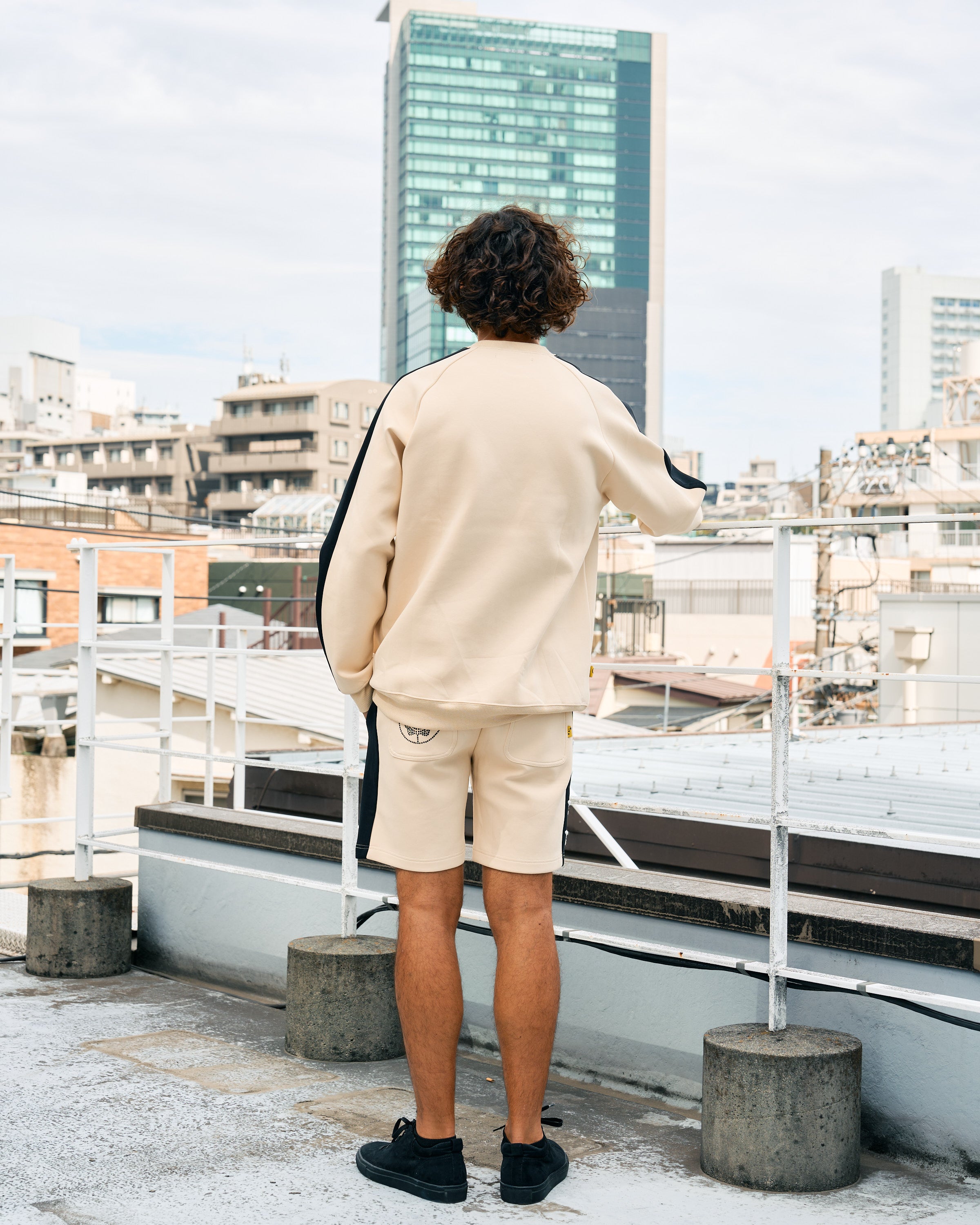 TRストレッチポンチ ラインストーン ターゲットベア ラインスエットシャツ