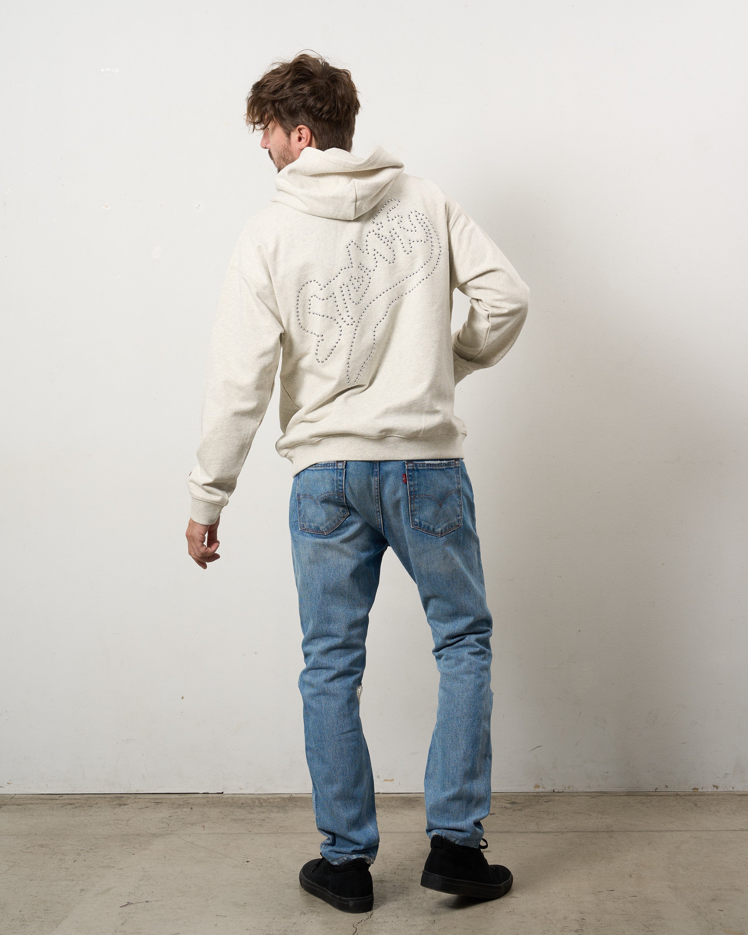 ヘビーウエイト裏毛パイル メタルスタッズウェービーロゴ プルパーカー