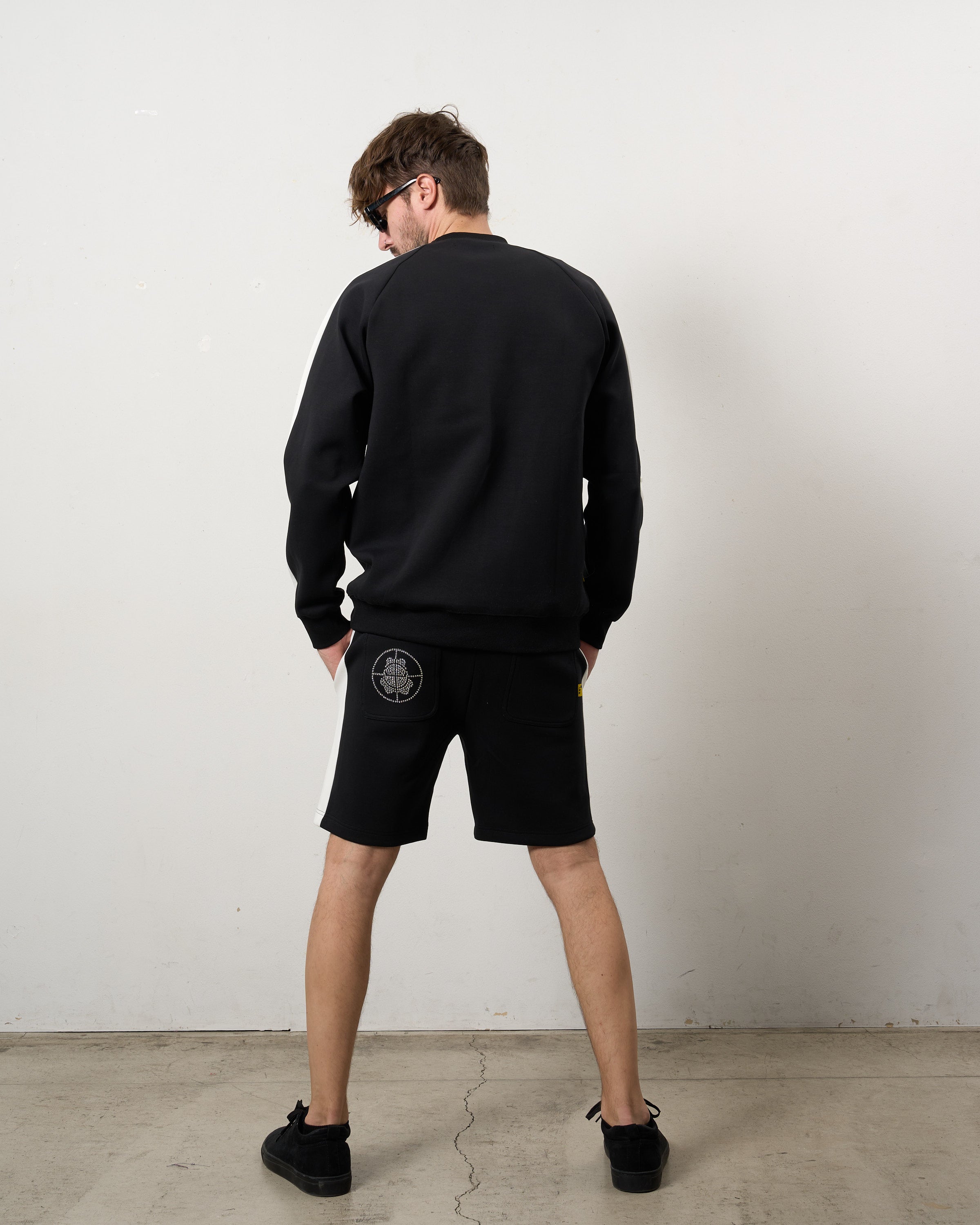 TRストレッチポンチ ラインストーン ターゲットベア ラインスエットシャツ