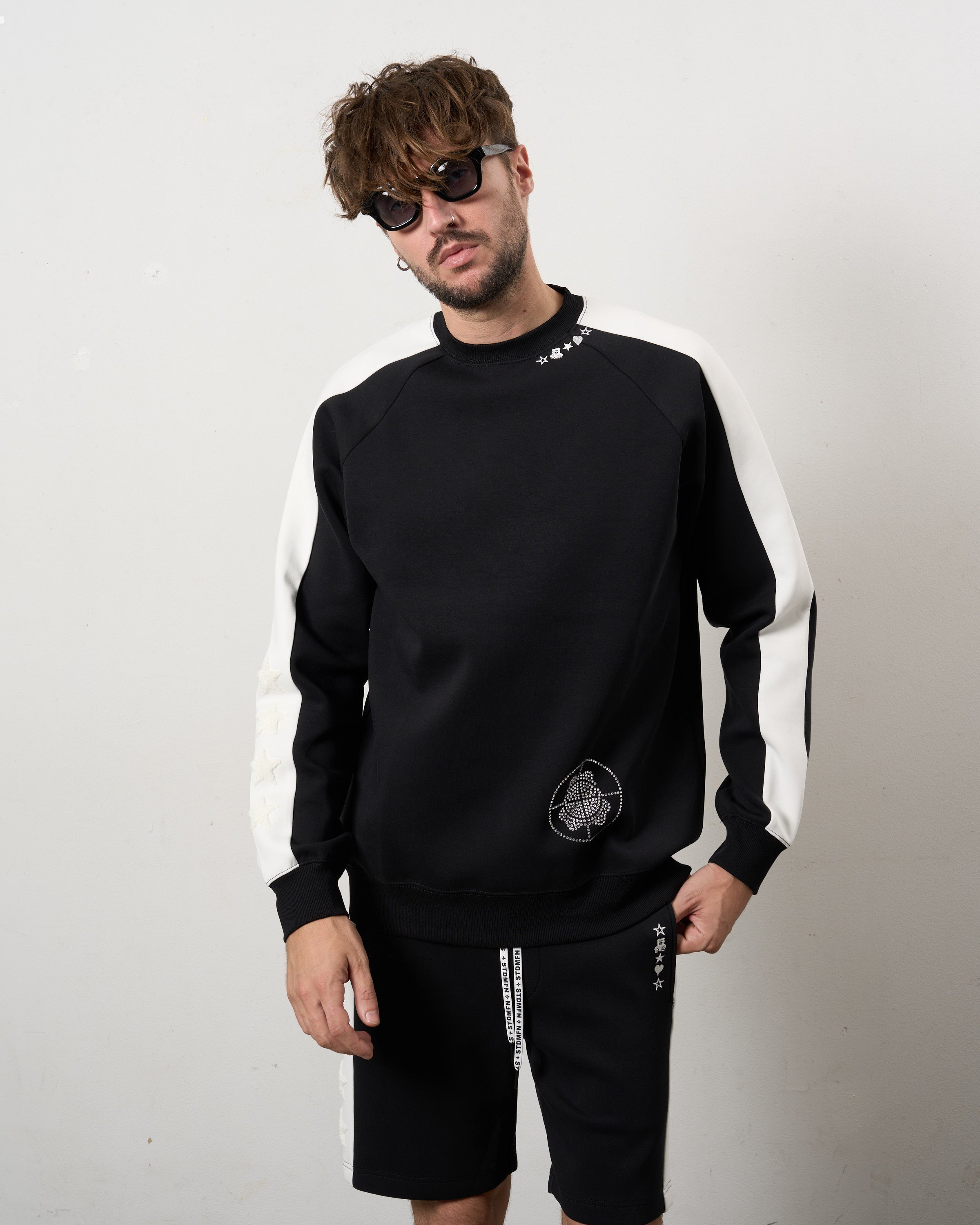 TRストレッチポンチ ラインストーン ターゲットベア ラインスエットシャツ