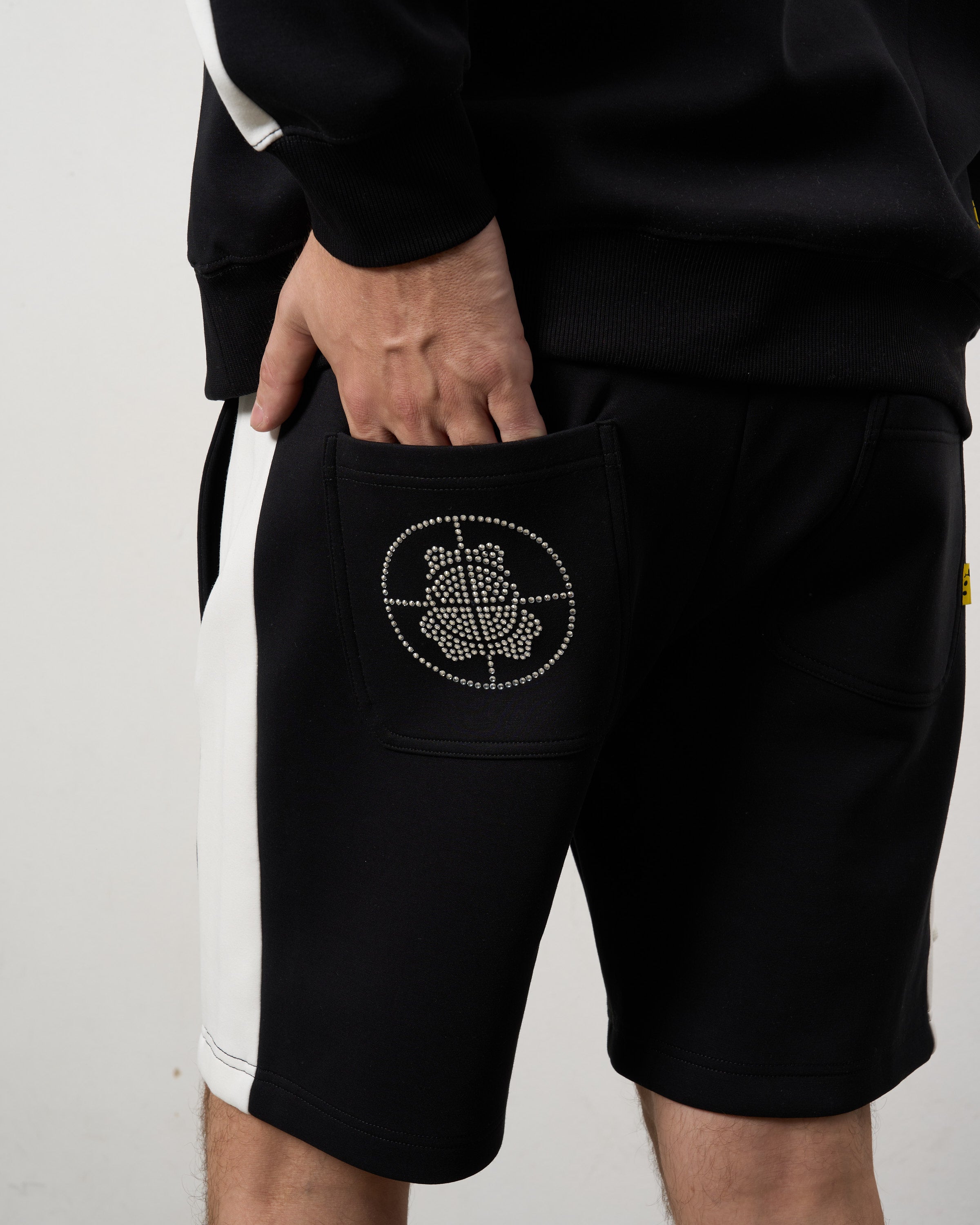 TRストスレッチポンチ ラインストーン ターゲットベアラインショート