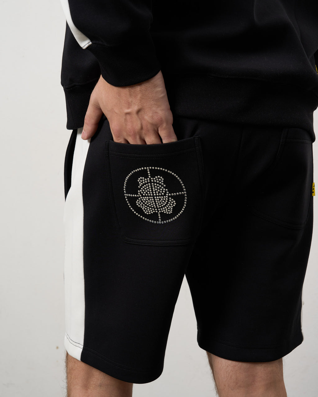 TRストレッチポンチ ラインストーン ターゲットベア ラインショートパンツ