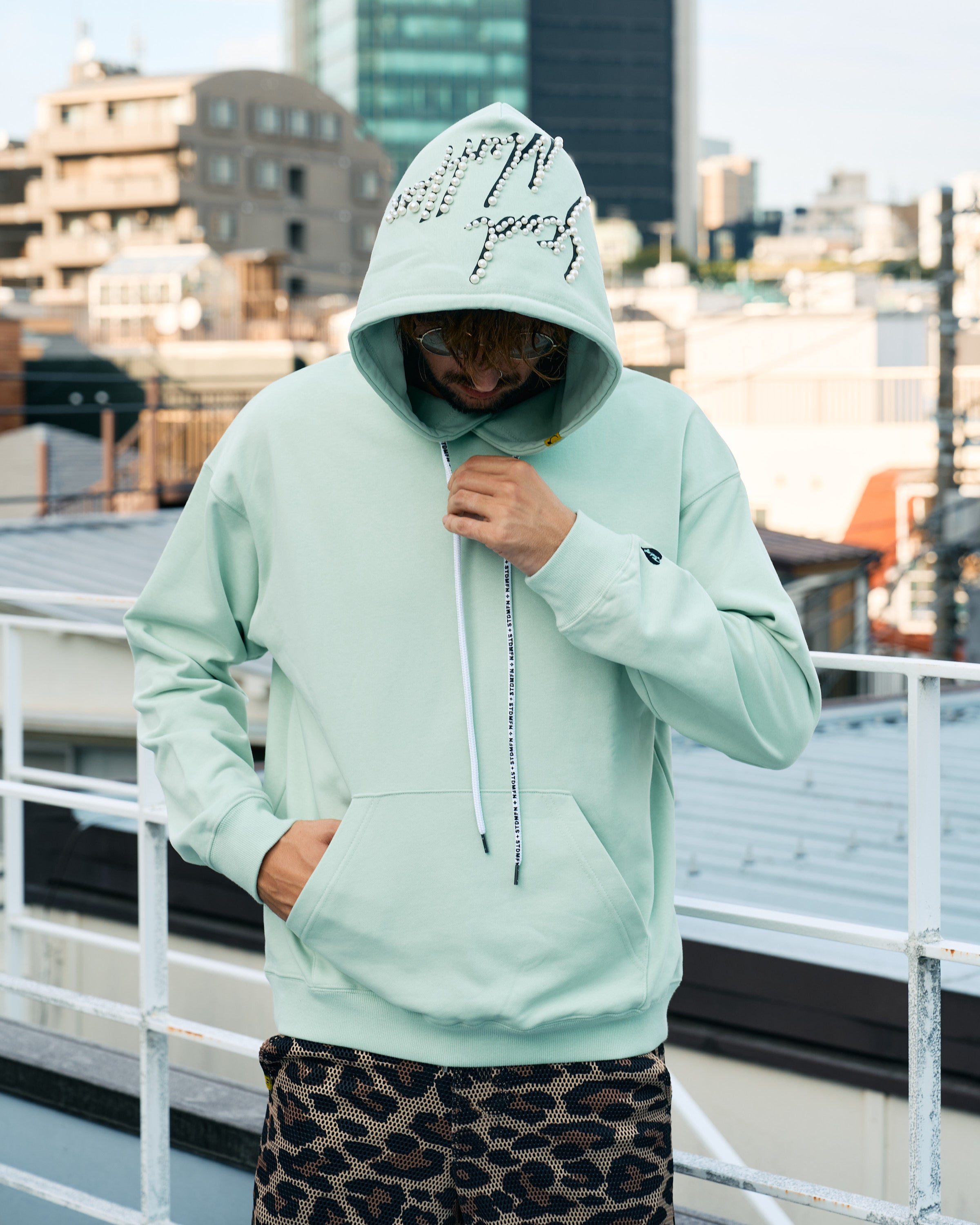 ヘビーウエイト裏毛 パールロゴ プルパーカー