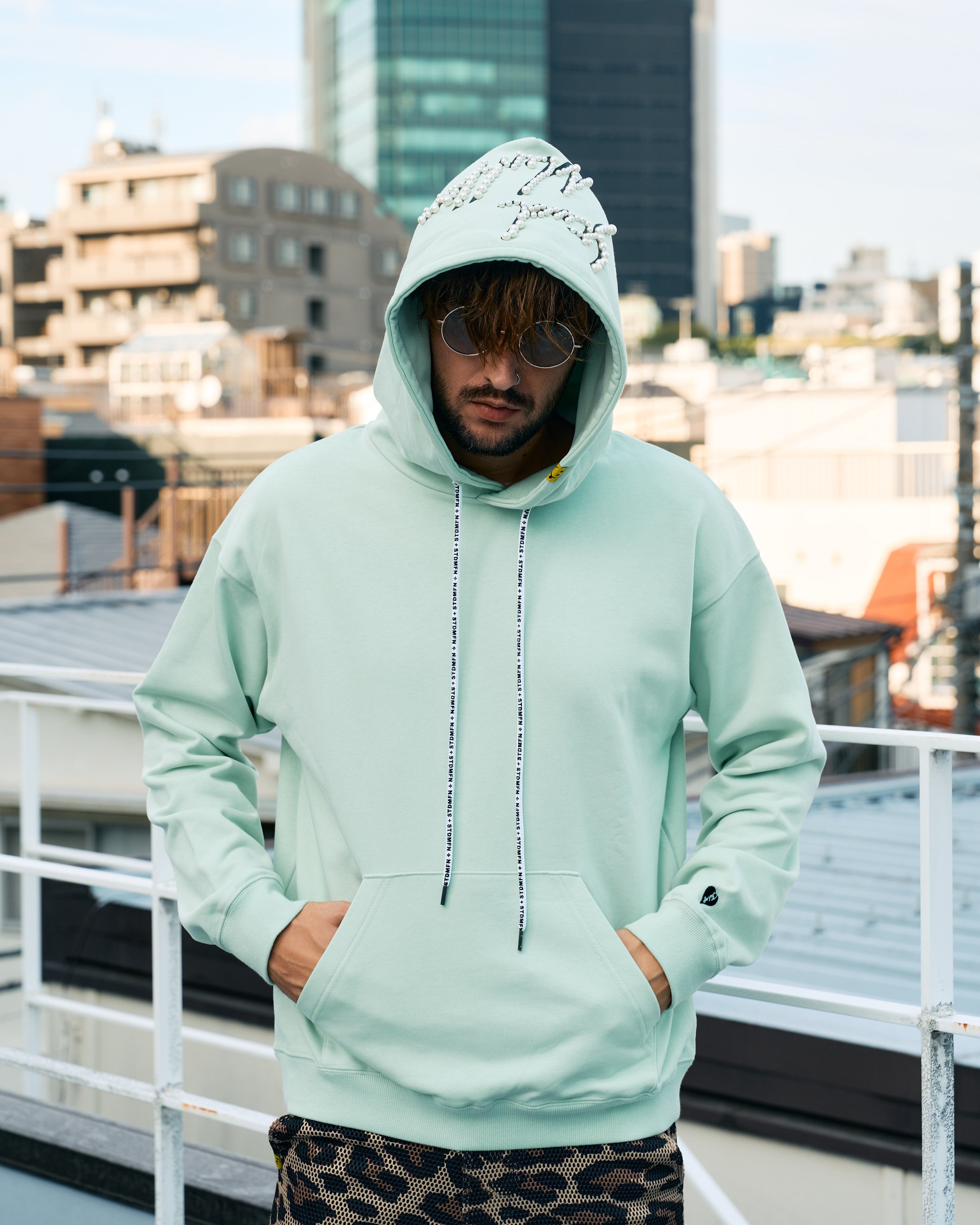 ヘビーウエイト裏毛 パールロゴ プルパーカー