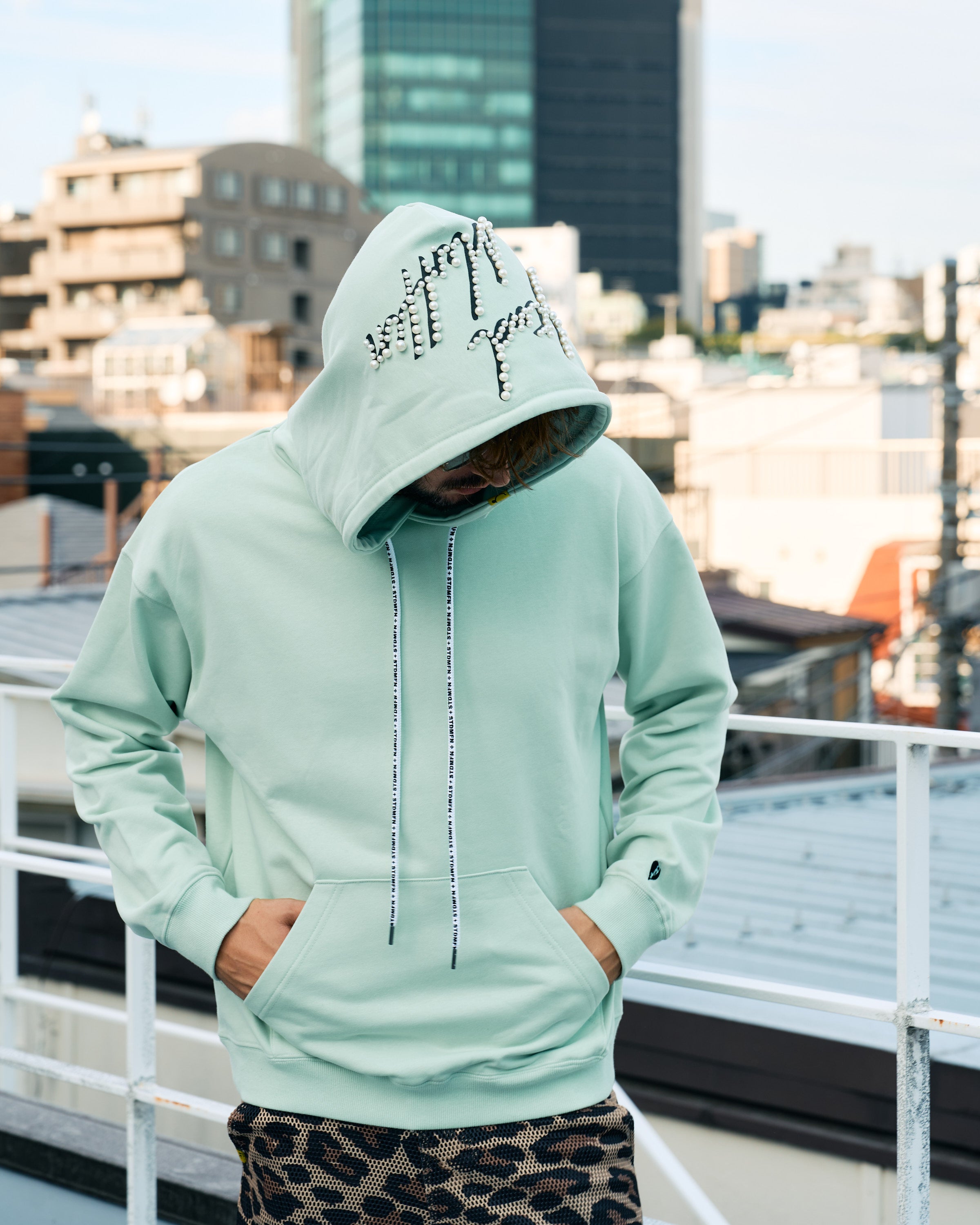 ヘビーウエイト裏毛 パールロゴ プルパーカー