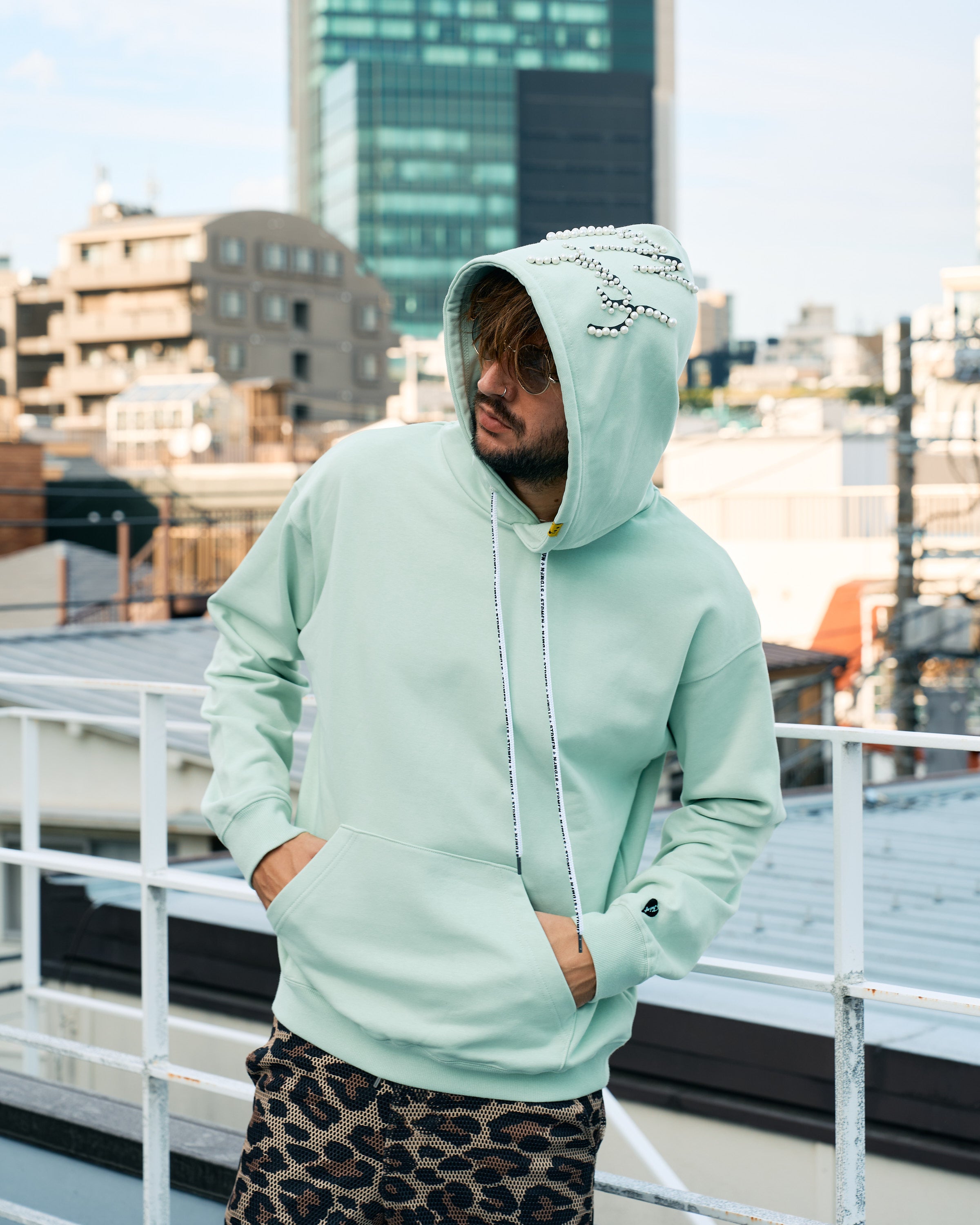 ヘビーウエイト裏毛 パールロゴ プルパーカー