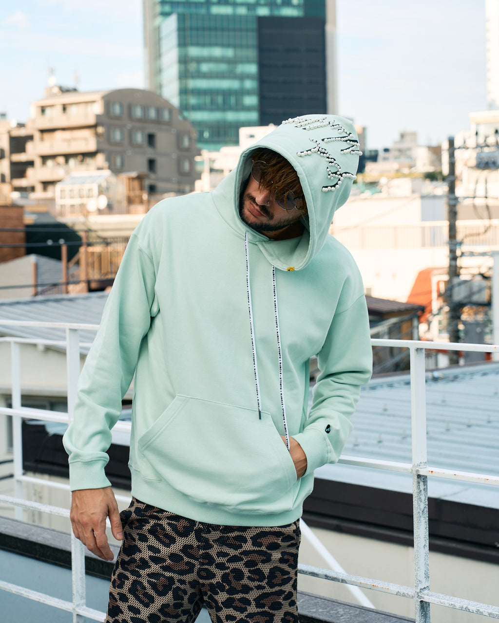 ヘビーウエイト裏毛 パールロゴ プルパーカー