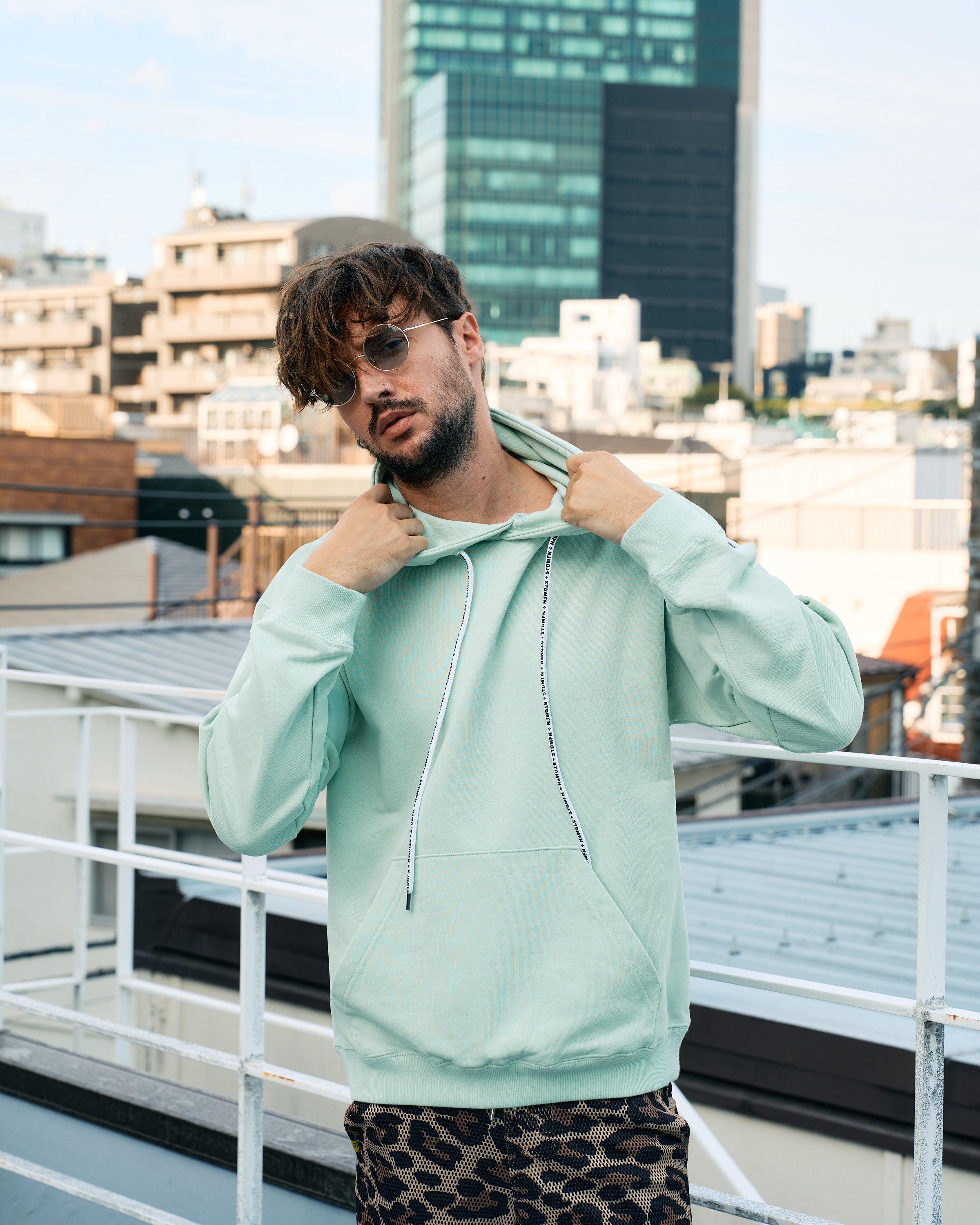 ヘビーウエイト裏毛 パールロゴ プルパーカー