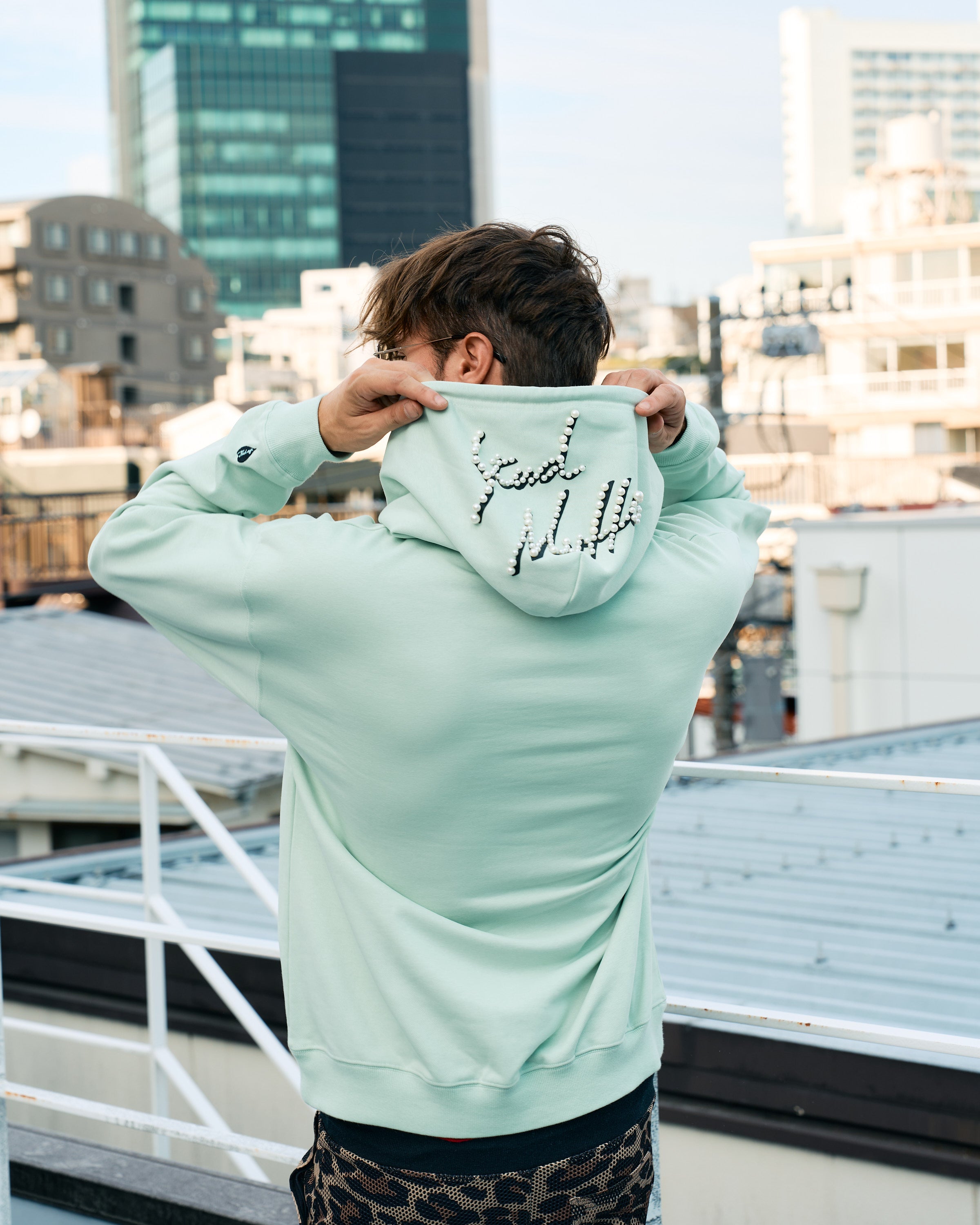 ヘビーウエイト裏毛 パールロゴ プルパーカー