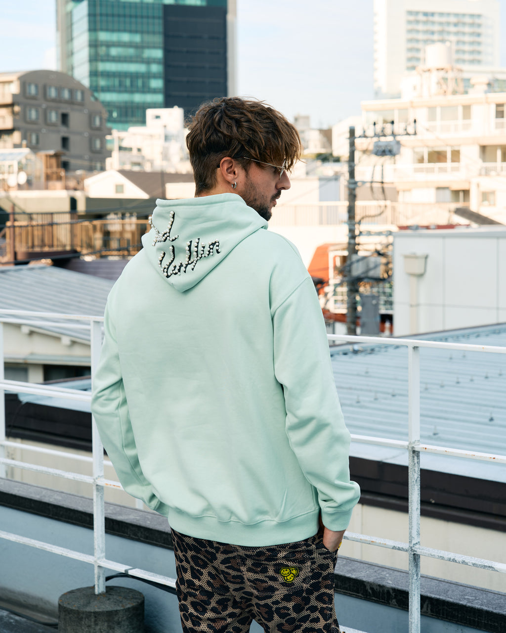 ヘビーウエイト裏毛 パールロゴ プルパーカー