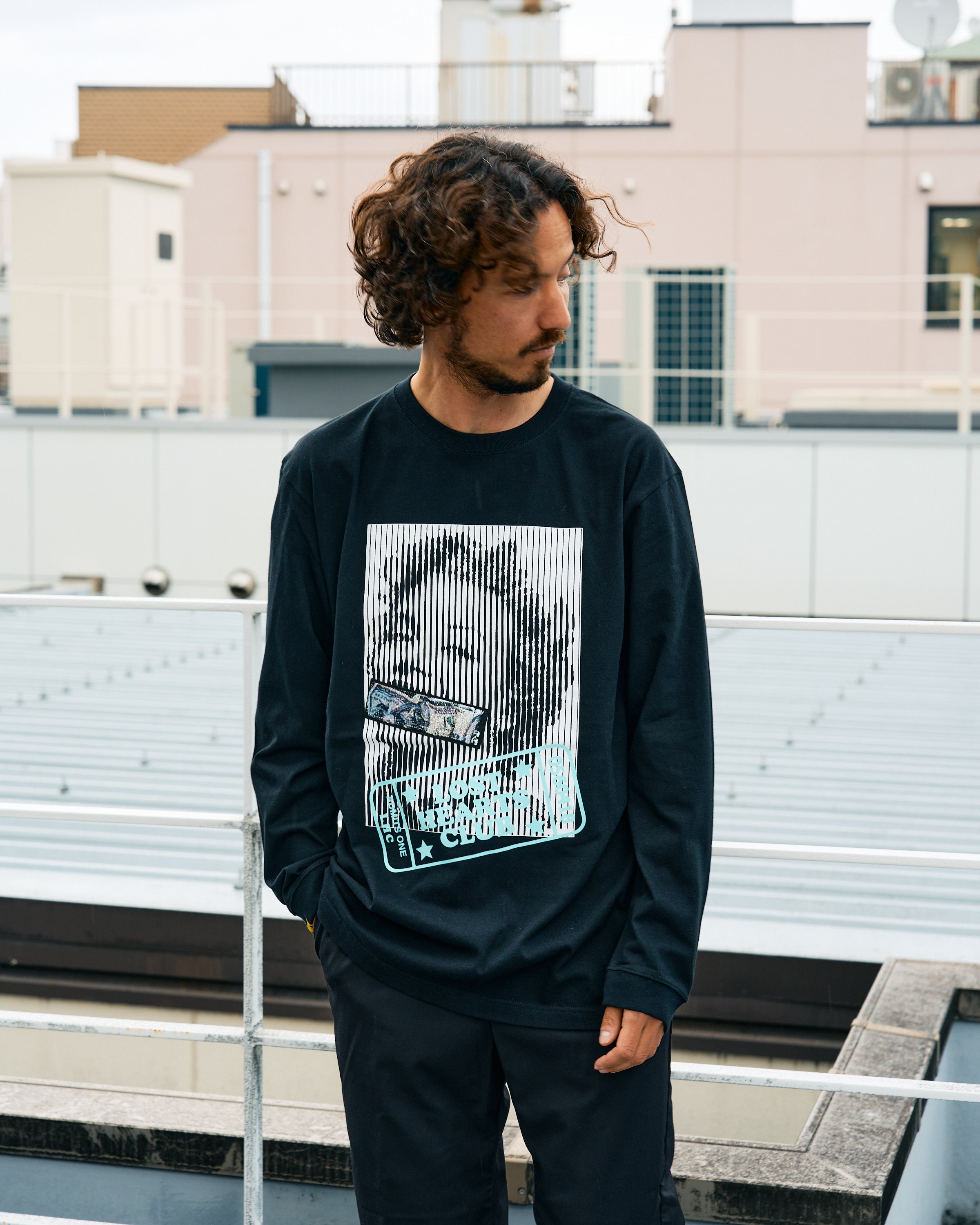 5.6ozコットン天竺 LOST HEARTS シークイン LS Tシャツ