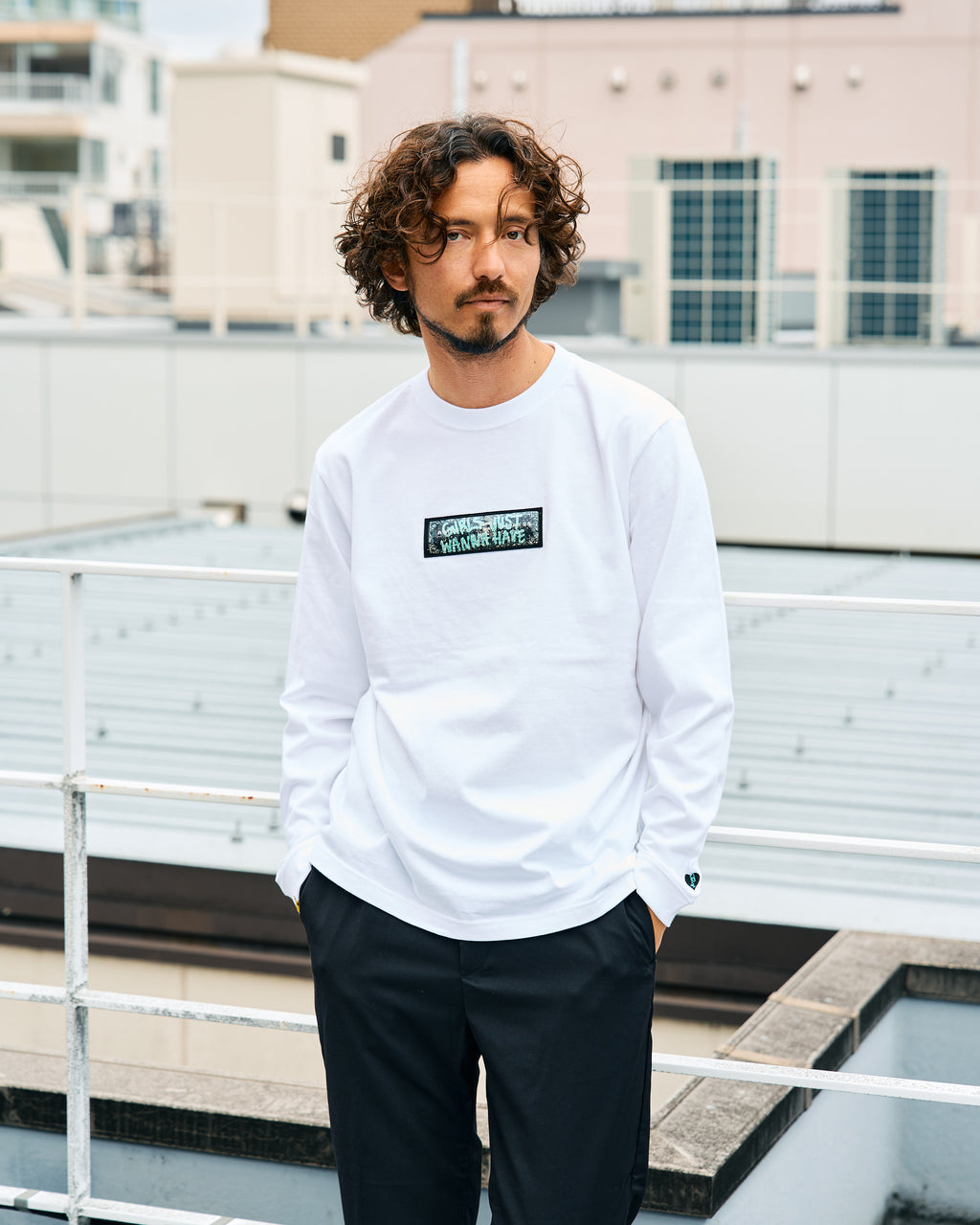 5.6ozコットン天竺 スターグラムハート＆シークイン LS Tシャツ