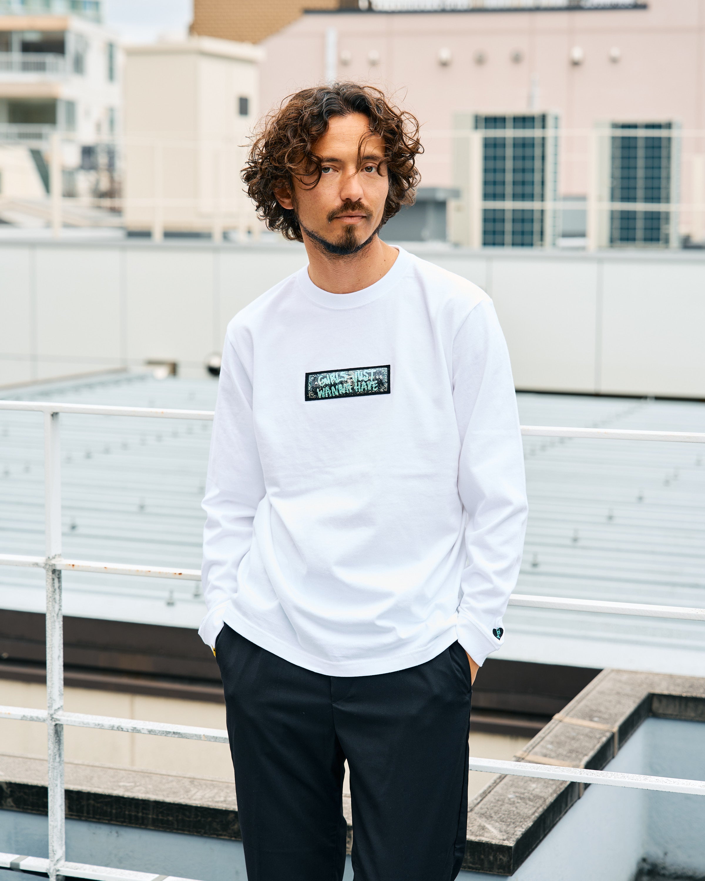 5.6ozコットン天竺 スターグラムハート＆シークイン LS Tシャツ